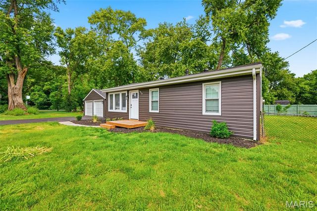 1813 Don Ron Drive, Arnold, MO 63010