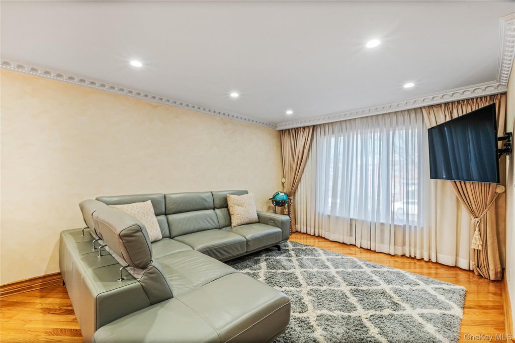 137-66 70th Road, Kew Garden Hills, NY 11367 — photo 3