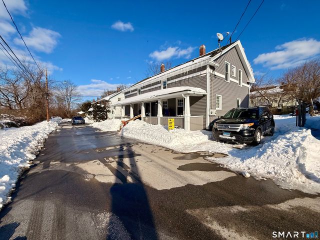 13 Mohegan Street, Putnam, CT 06260