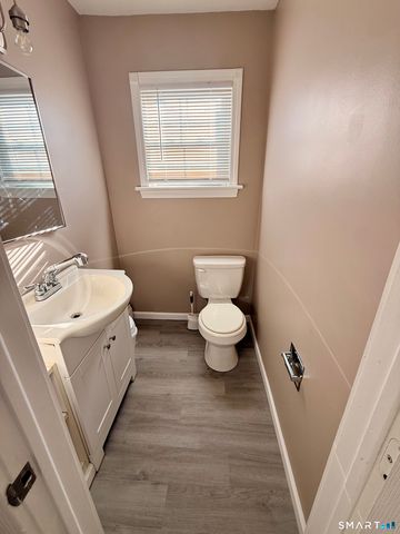 13 Mohegan Street, Putnam, CT 06260