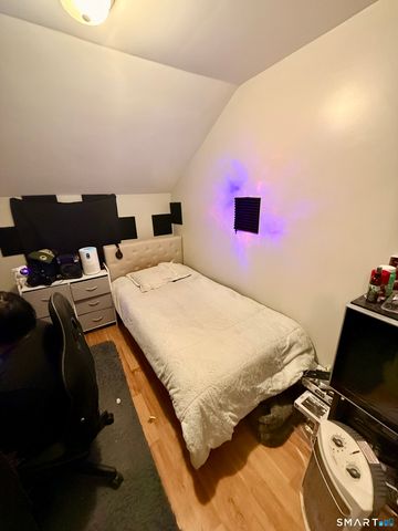 13 Mohegan Street, Putnam, CT 06260