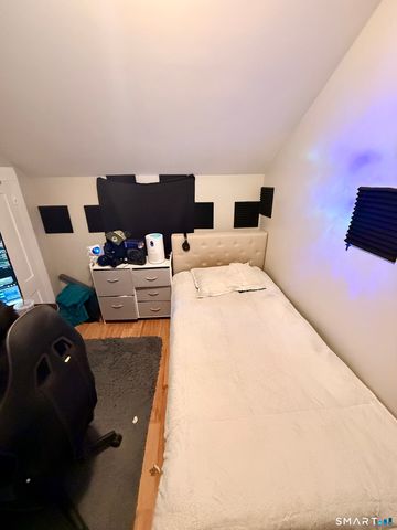 13 Mohegan Street, Putnam, CT 06260