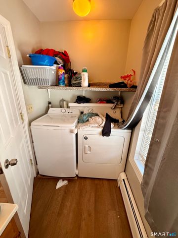 13 Mohegan Street, Putnam, CT 06260