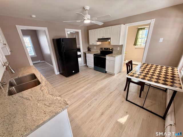 13 Mohegan Street, Putnam, CT 06260