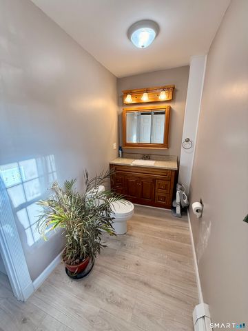 13 Mohegan Street, Putnam, CT 06260