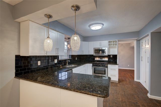 9 Timberside Drive, Greenville, TX 75402