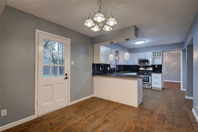 9 Timberside Drive, Greenville, TX 75402