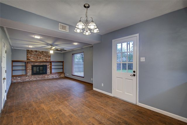 9 Timberside Drive, Greenville, TX 75402