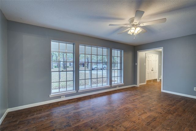 9 Timberside Drive, Greenville, TX 75402