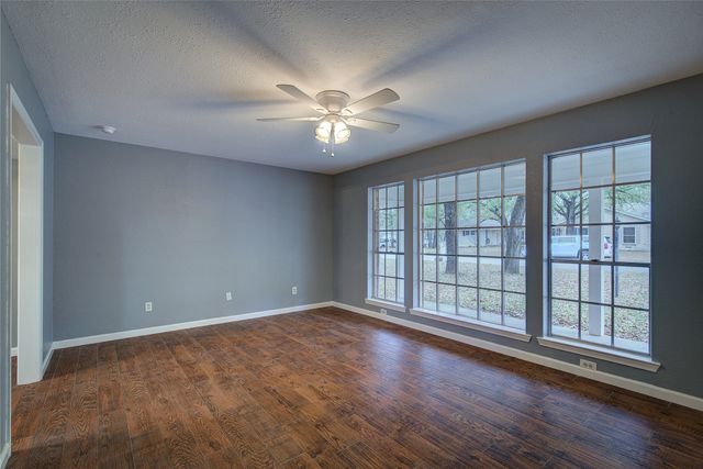 9 Timberside Drive, Greenville, TX 75402