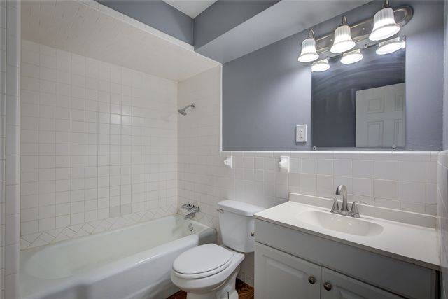 9 Timberside Drive, Greenville, TX 75402