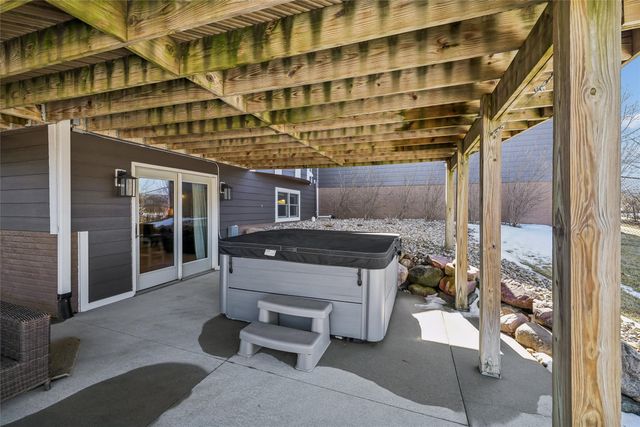 3021 N Cattail Creek, Cumming, IA 50061