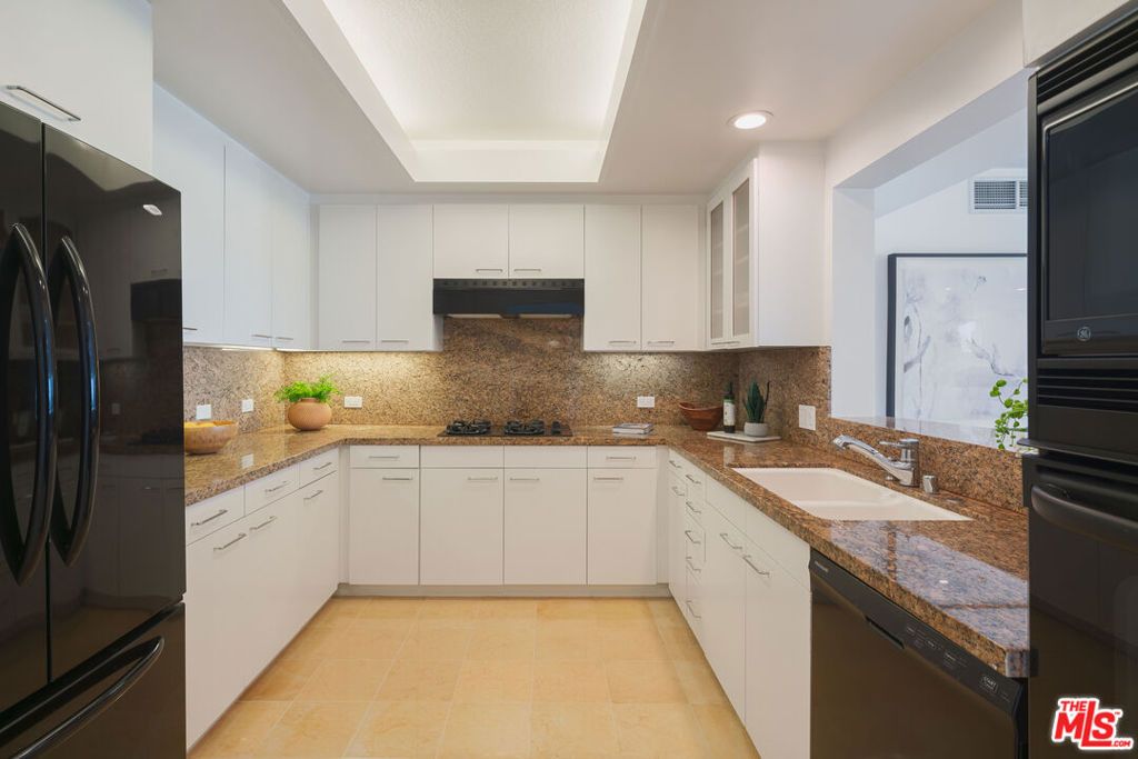13600 Marina Pointe Drive 1605, Marina Del Rey, CA 90292 — photo 3