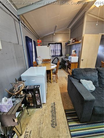 25 Veranda Lane, Elkview, WV 25071