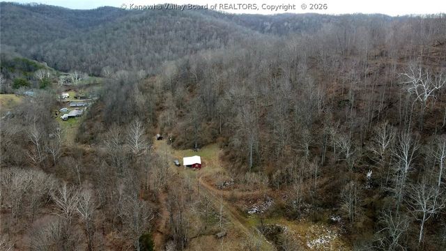 25 Veranda Lane, Elkview, WV 25071