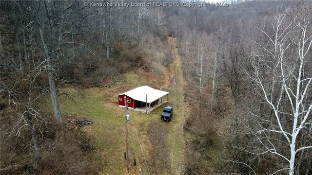 25 Veranda Lane, Elkview, WV 25071