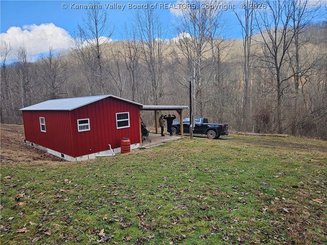 25 Veranda Lane, Elkview, WV 25071