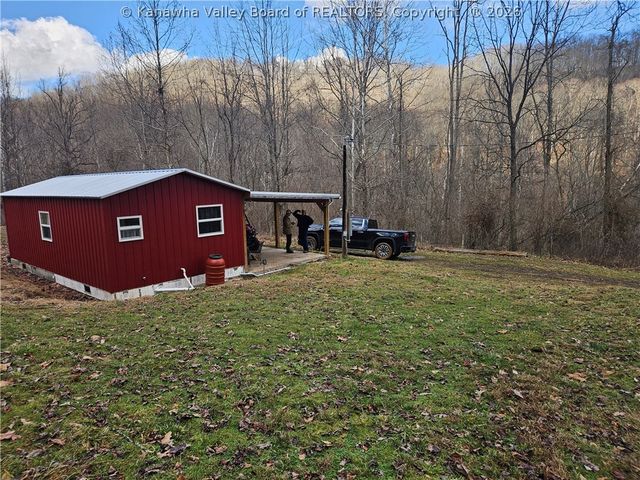 25 Veranda Lane, Elkview, WV 25071