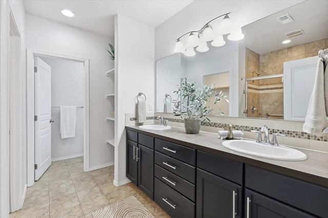 815 W Siena Peak Dr, Spokane, WA 99224