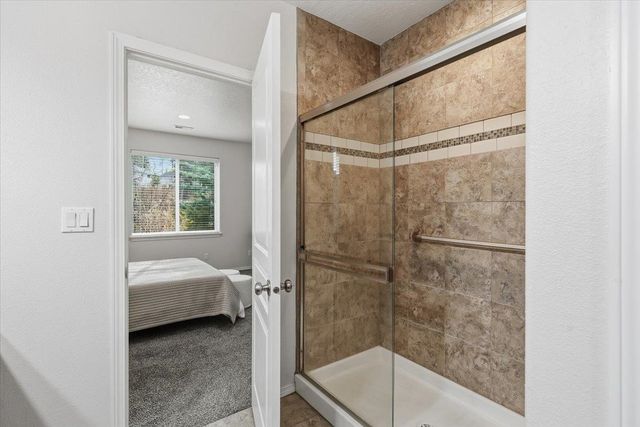 815 W Siena Peak Dr, Spokane, WA 99224