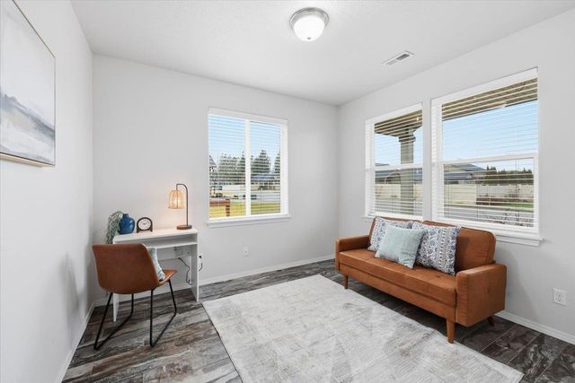 815 W Siena Peak Dr, Spokane, WA 99224