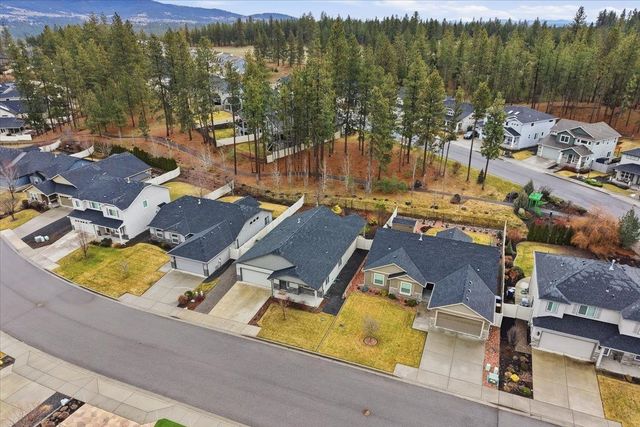 815 W Siena Peak Dr, Spokane, WA 99224