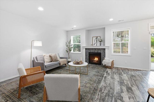 815 W Siena Peak Dr, Spokane, WA 99224