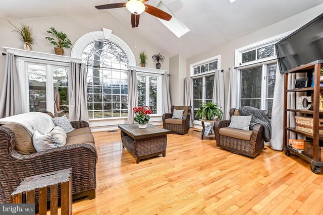 46225 ALLSBROOK PL, Sterling, VA 20165