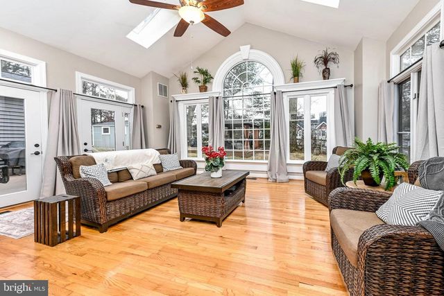 46225 ALLSBROOK PL, Sterling, VA 20165