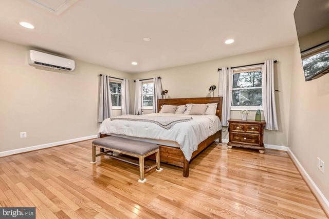 46225 ALLSBROOK PL, Sterling, VA 20165