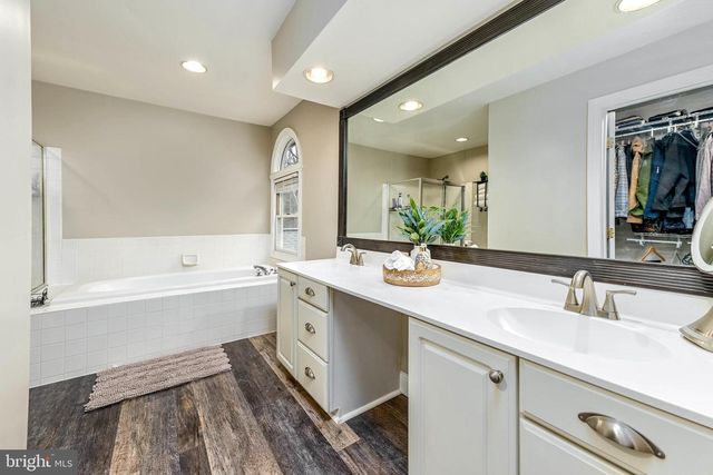 46225 ALLSBROOK PL, Sterling, VA 20165