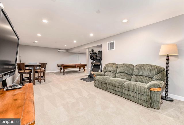 46225 ALLSBROOK PL, Sterling, VA 20165