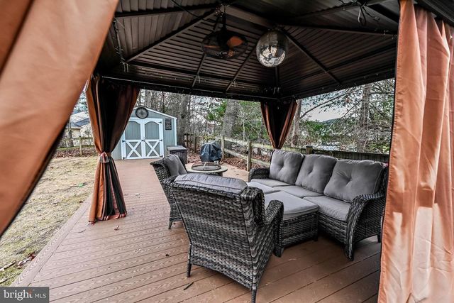 46225 ALLSBROOK PL, Sterling, VA 20165