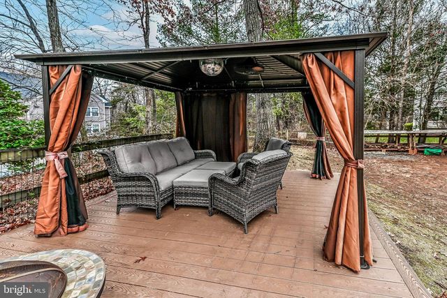 46225 ALLSBROOK PL, Sterling, VA 20165