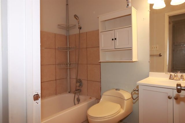 517 Annapolis Drive, Fort Worth, TX 76108