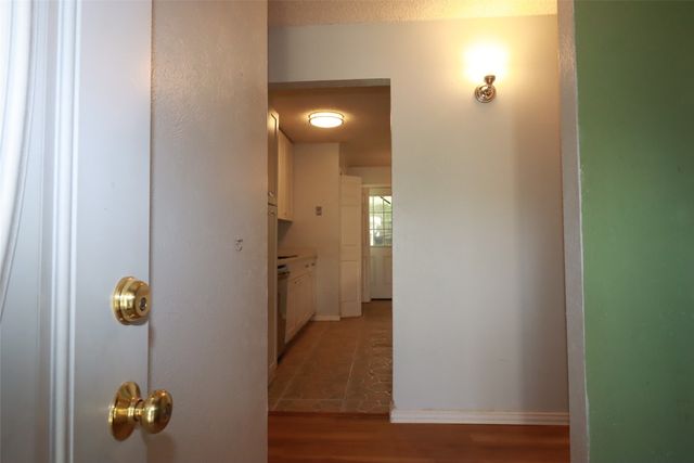 517 Annapolis Drive, Fort Worth, TX 76108