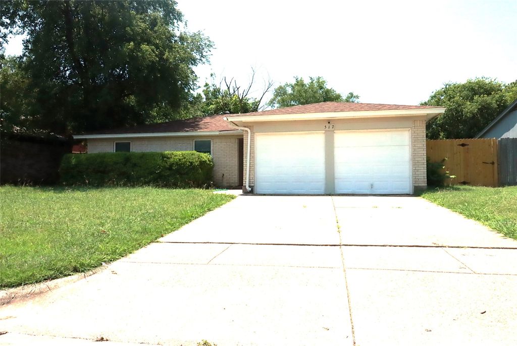 517 Annapolis Drive, Fort Worth, TX 76108