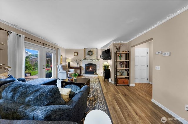 517 SW Dyer Street, Oak Harbor, WA 98277