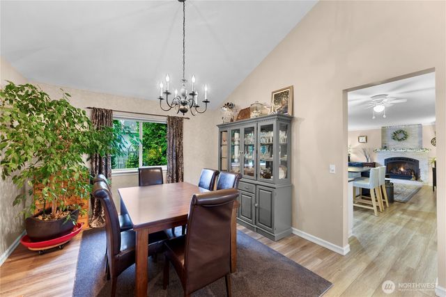 517 SW Dyer Street, Oak Harbor, WA 98277