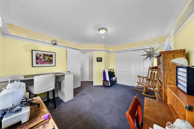 517 SW Dyer Street, Oak Harbor, WA 98277