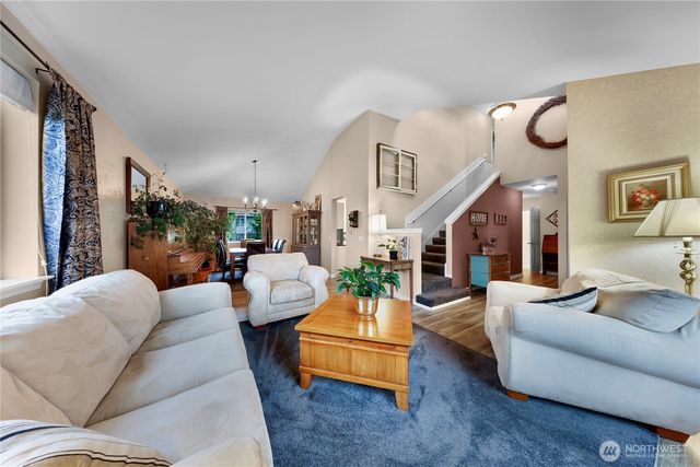517 SW Dyer Street, Oak Harbor, WA 98277