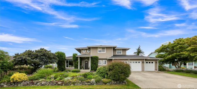 517 SW Dyer Street, Oak Harbor, WA 98277