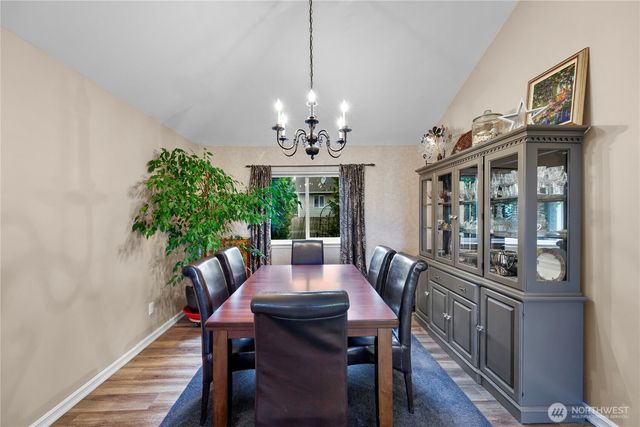 517 SW Dyer Street, Oak Harbor, WA 98277