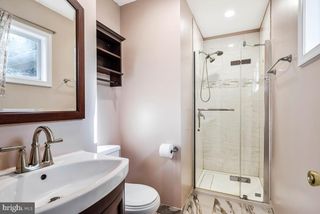 4406 ROUNDHILL RD, Alexandria, VA 22310
