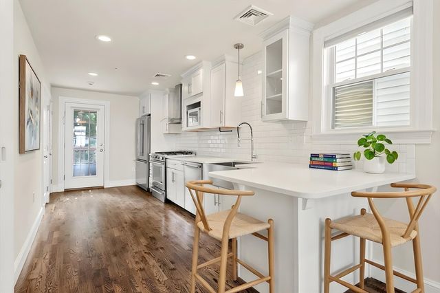 20 Maryland St 2, Boston, MA 02125