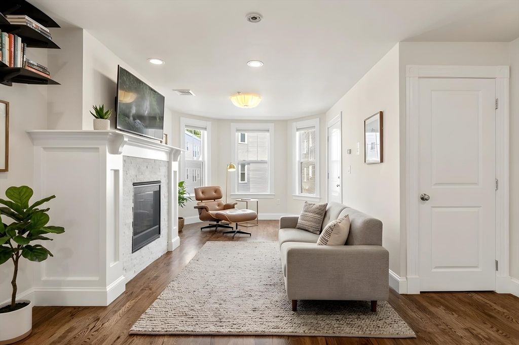 20 Maryland St 2, Boston, MA 02125