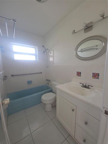 2131 NE 42nd Ct 209E, Lighthouse Point, FL 33064