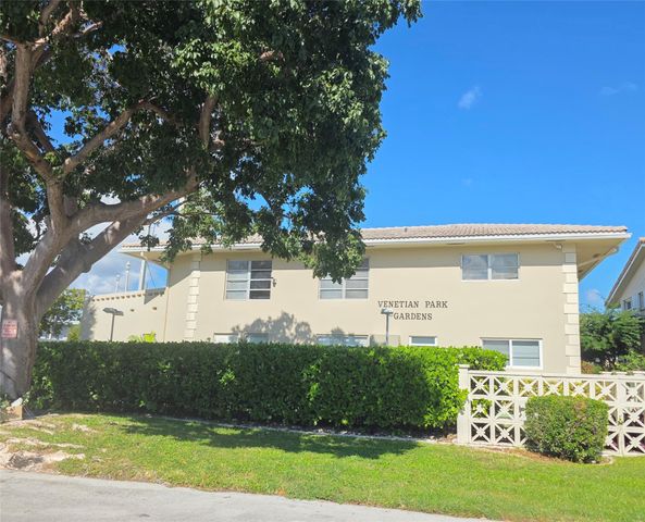 2131 NE 42nd Ct 209E, Lighthouse Point, FL 33064