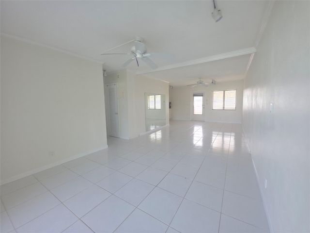 2131 NE 42nd Ct 209E, Lighthouse Point, FL 33064