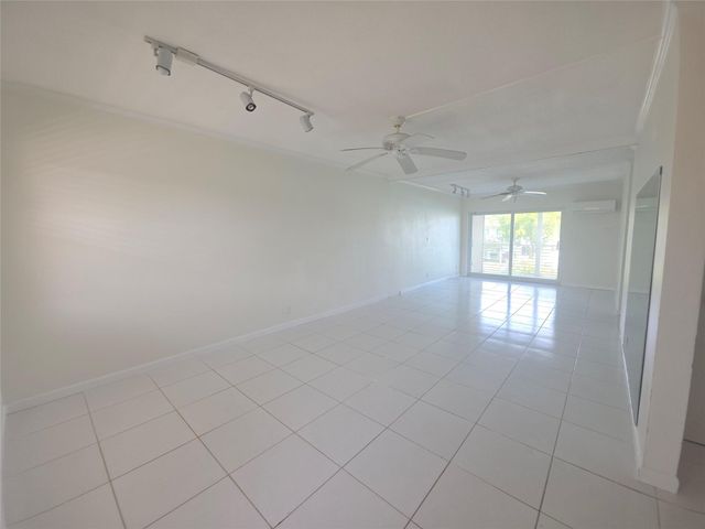 2131 NE 42nd Ct 209E, Lighthouse Point, FL 33064